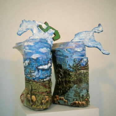 No Fat - Instalación (periódicos, puzzles, botellas, acrílico, óleo) 